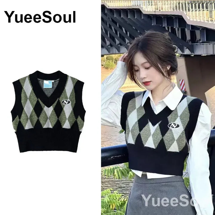 Vintage Knitted Women Sweater Vest American Y2K Aesthetic Sweet Cute 90s Slim Crop Waistcoat 2024 New Plaid Sleeveless Knitwears