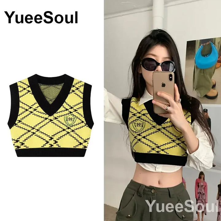 Vintage Knitted Women Sweater Vest American Y2K Aesthetic Sweet Cute 90s Slim Crop Waistcoat 2024 New Plaid Sleeveless Knitwears